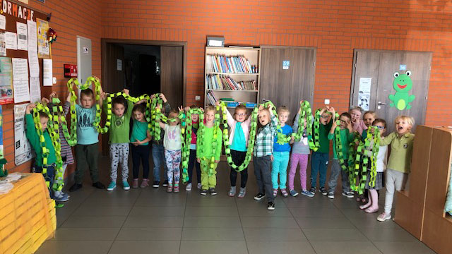ZSP w Leśniakowiźnie świeci na zielono dla dzieci z porażeniem mózgowym